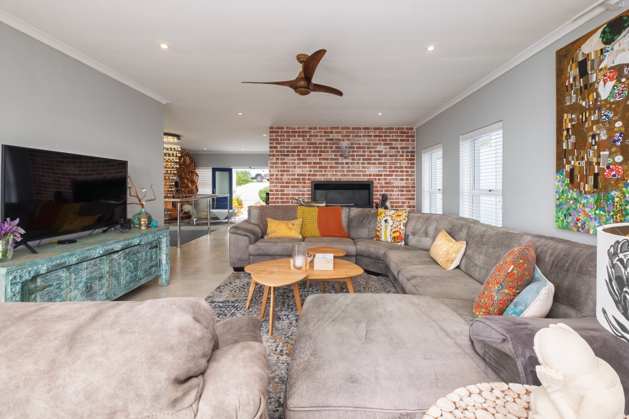 5 Bedroom Property for Sale in Murdock Valley Western Cape